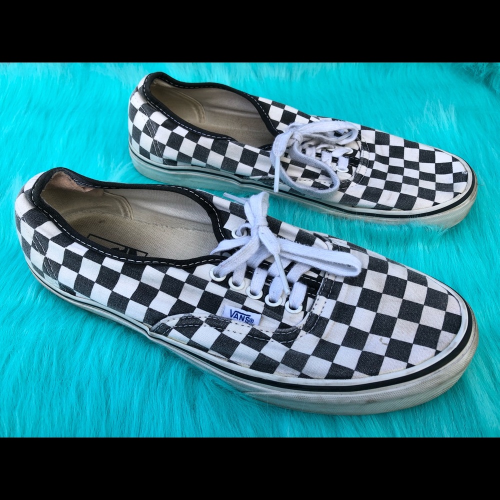 Classic checkered lace-up Vans